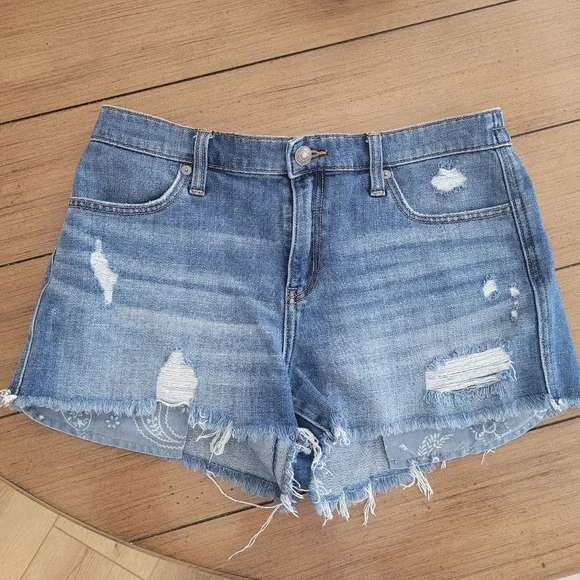 SOLD - Aerie Daydream Denim Short Medium Blue Wash  ** Small **  EUC!!!! - Picture 3 of 5